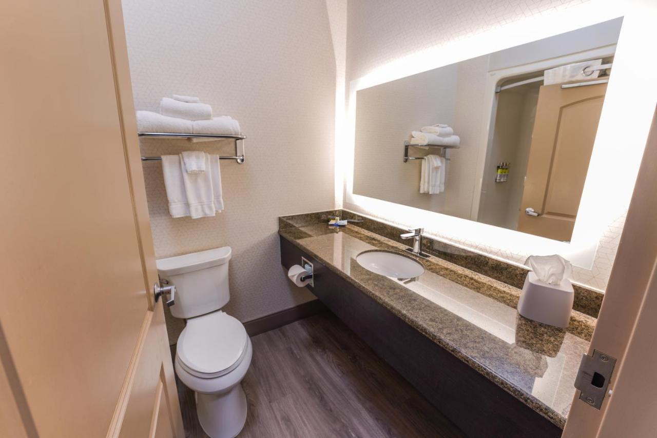 Holiday Inn Express And Suites Springfield Medical District By Ihg Eksteriør billede